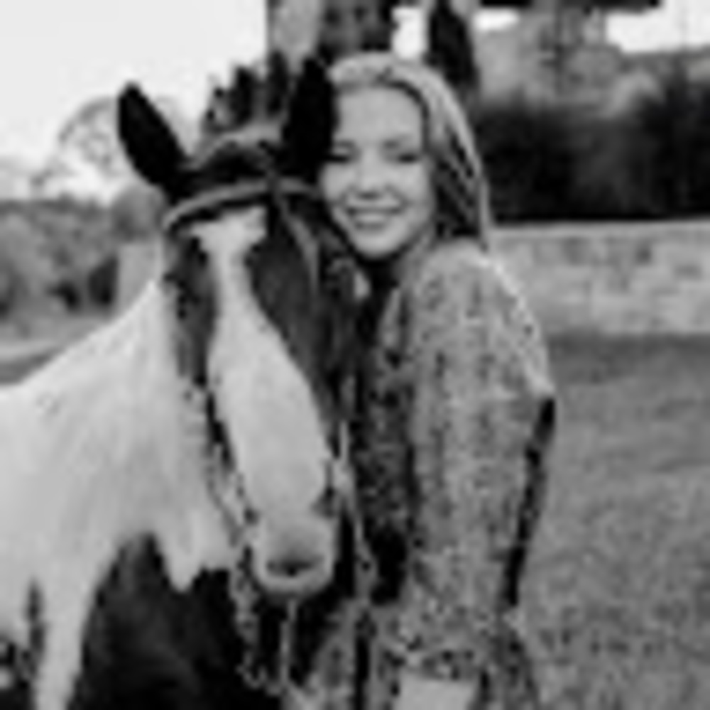 Meet your Posher, Alexis